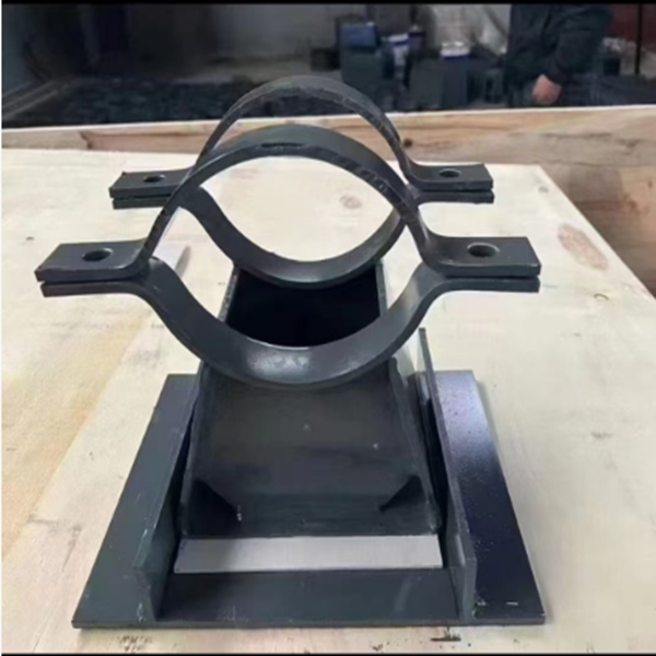 Z4管夹导向支座